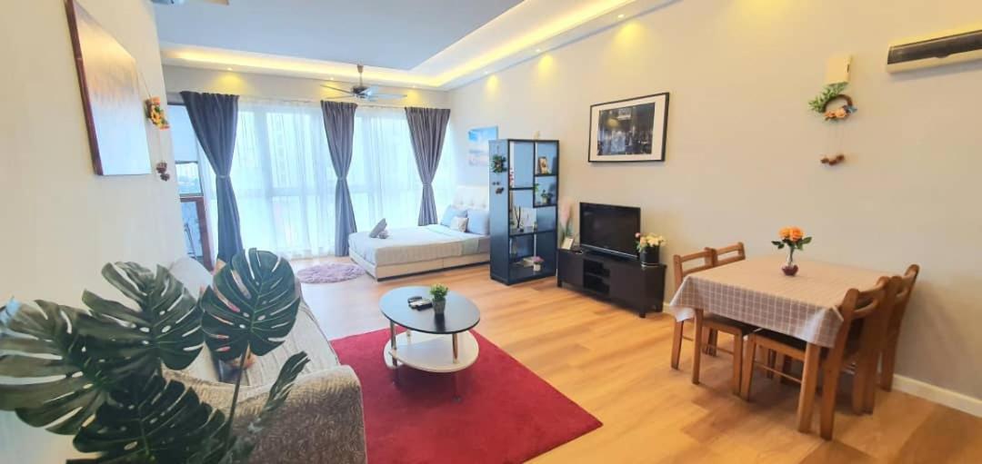 Regalia Suites Klcc View Rooftop Infinity Pool By Angkasa Homes Kuala Lumpur Exterior photo
